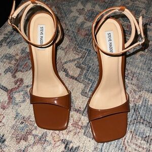 Steve Madden Tan Strappy Heels NWOT